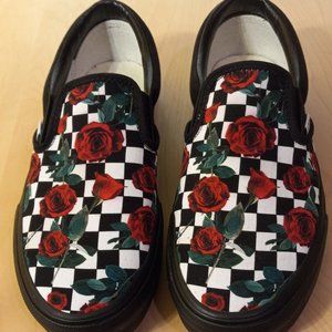 BRAND NEW Vans Custom Slip Ons Checkerboard Roses